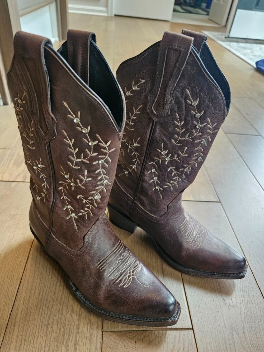 Brown Leather Embroidered Western Cowboy Boots – Classic Stitch – Size 8